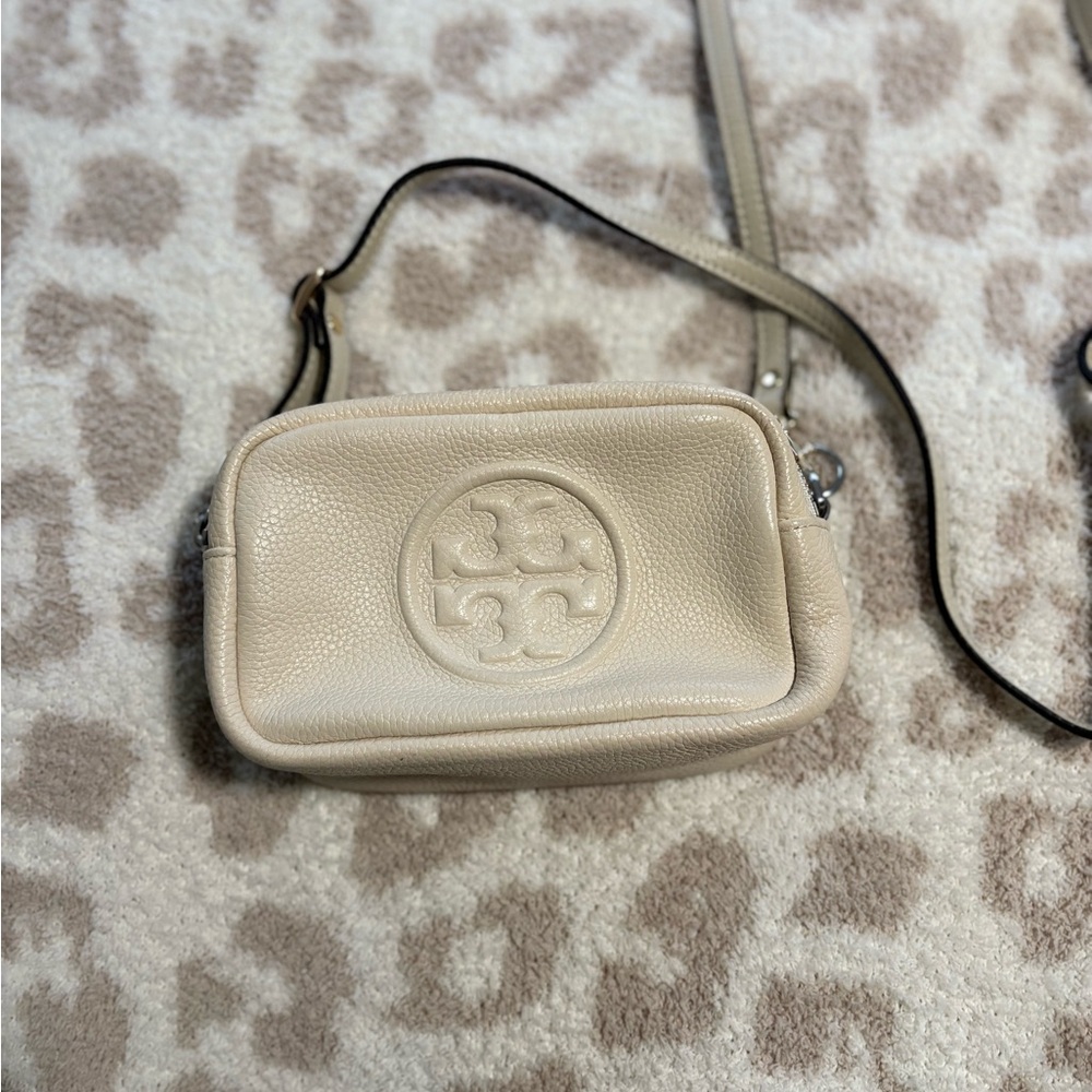 Tory Burch Perry mini bombe bag cream